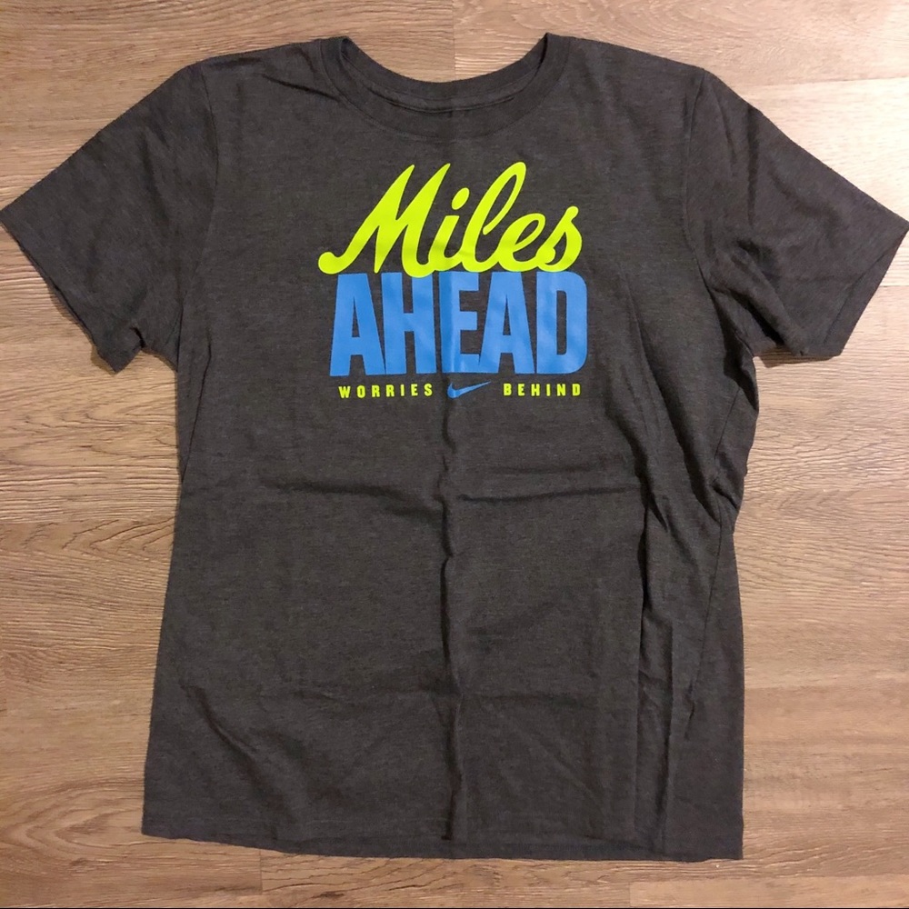 Nike Women’s Graphic Tee